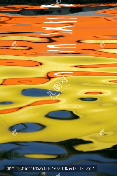 水中的倒影