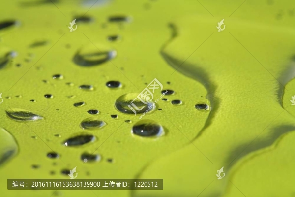 水