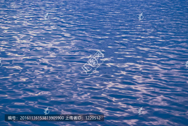 藍色的水