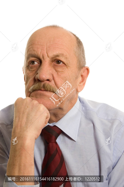 白人背景下的老人
