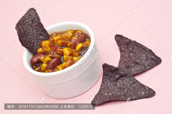 黑豆浸藍玉米片