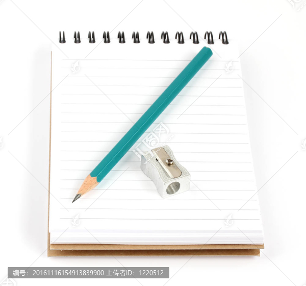 筆記本鉛筆和削筆刀
