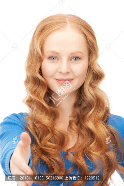 張開(kāi)手準(zhǔn)備握手的女人