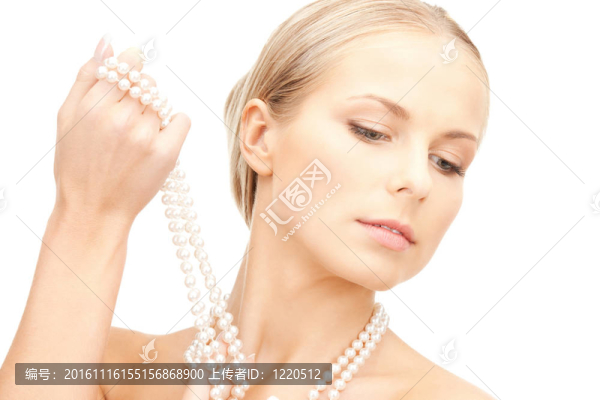 美麗的女人與珍珠珠