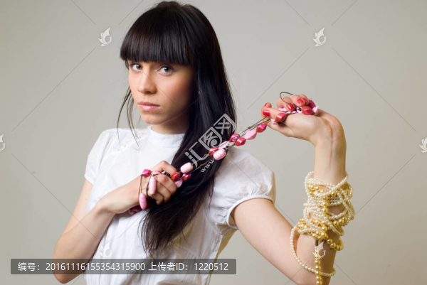 女人與珠