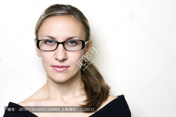 漂亮的女人戴眼鏡