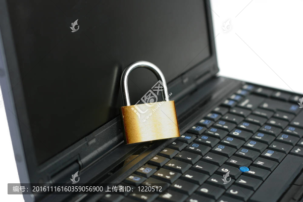 帶鎖的閉鎖的筆記本電腦
