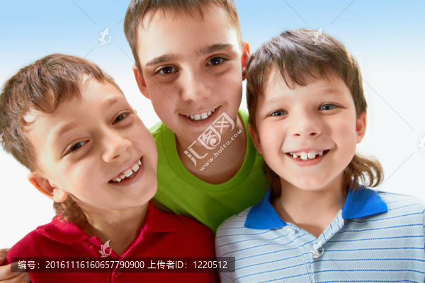 三個(gè)男孩
