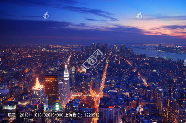 紐約市曼哈頓天際線日落時鳥瞰全景圖