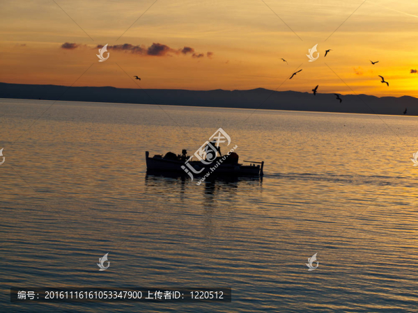夕陽(yáng)中的漁夫