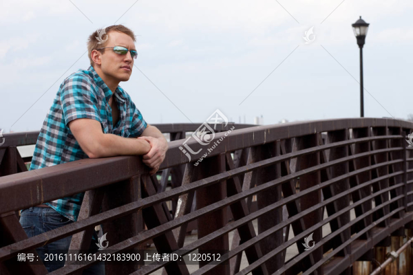 人在橋