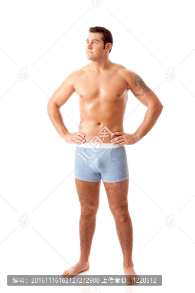 穿藍(lán)色內(nèi)衣的男人