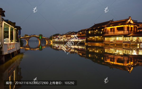 江南古鎮(zhèn)朱家角夜景