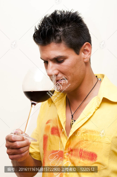 喝葡萄酒