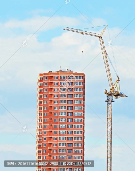 建筑起重機(jī)和建筑在藍(lán)天建設(shè)