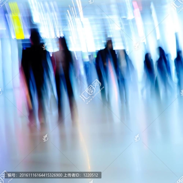 商務(wù)旅客走