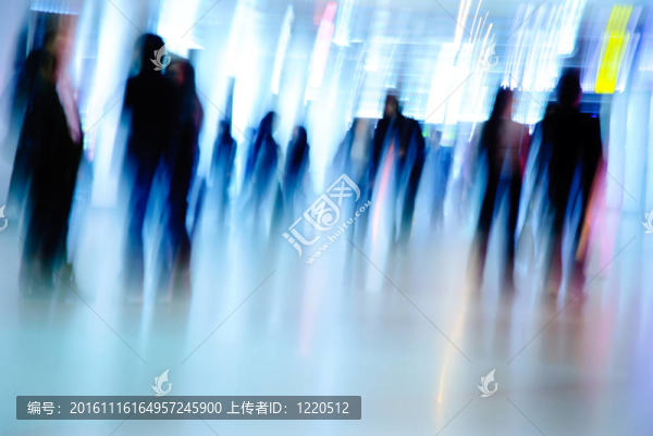商務(wù)旅客走