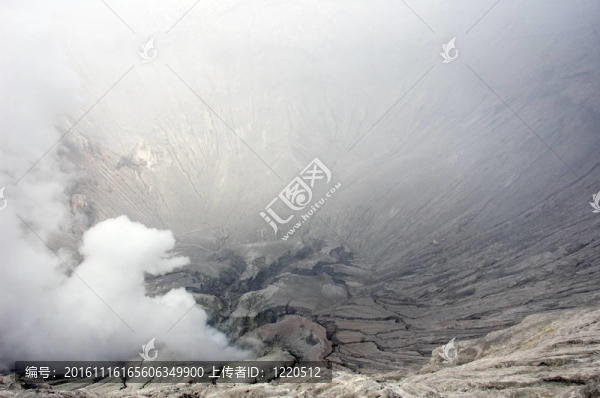 婆羅摩火山的火山口