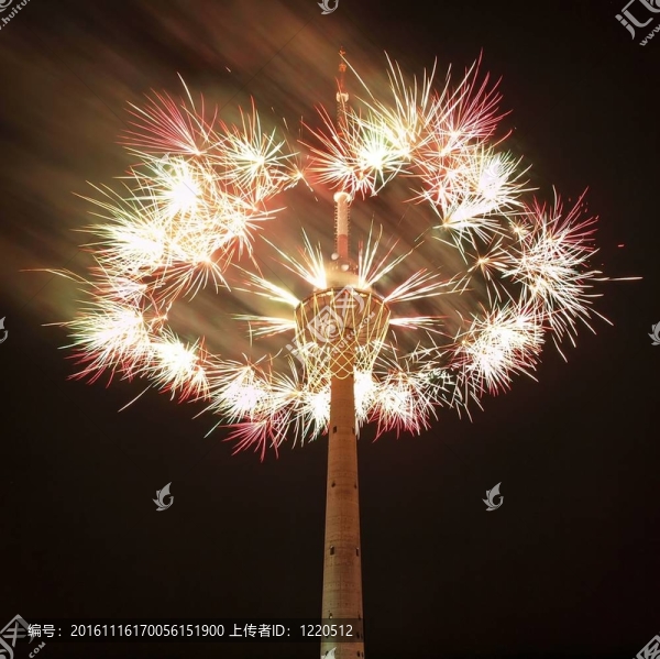 世界上最大的電視塔和煙花。