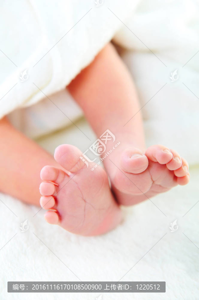 新生嬰兒的腳