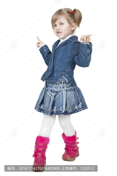 跳舞的小女孩