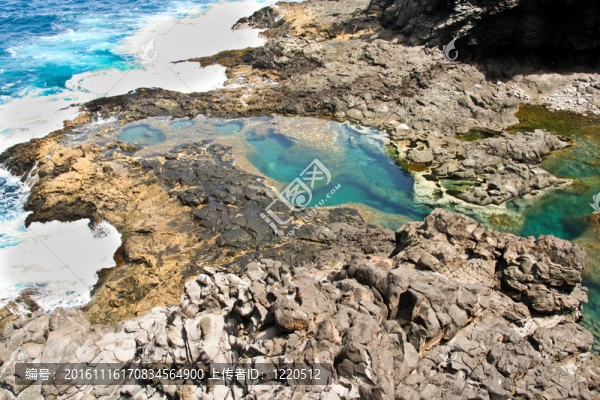 在蘭薩羅特島自然巴里島的天然游泳池