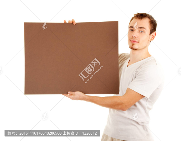 穿空衣服的年輕人