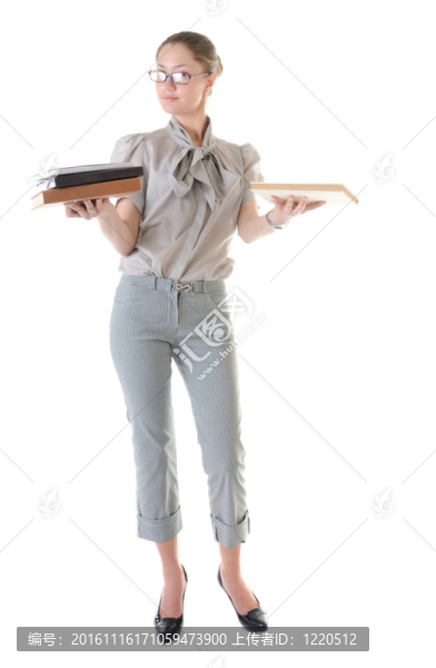嚴肅的女人與書籍