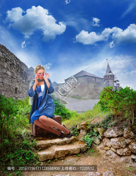 單身旅行的女人