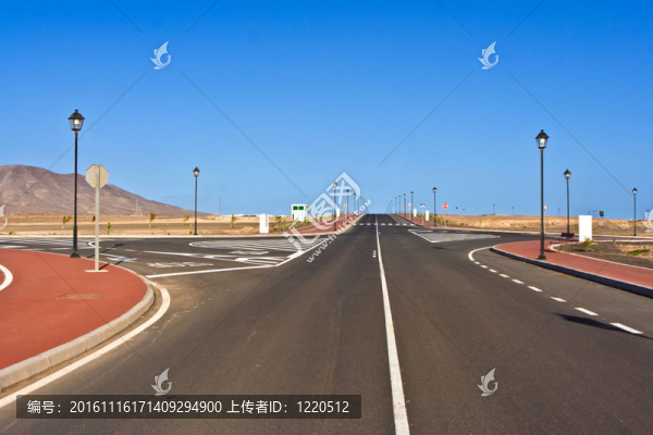 開發(fā)區(qū)的新道路