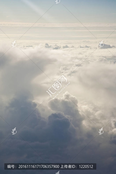 天空與云從上面