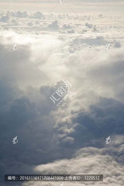 天空與云從上面