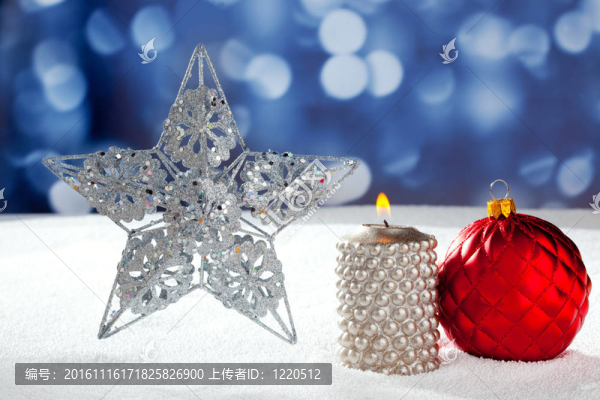 銀星的小玩意和蠟燭的圣誕卡