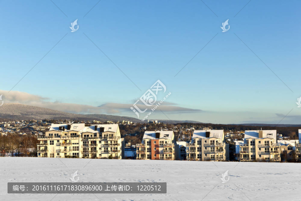 美麗的景觀與住房面積在冬季和藍(lán)天