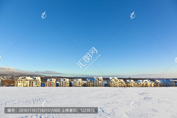 美麗的景觀與住房面積在冬季和藍(lán)天