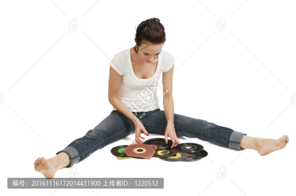年輕的女人和她的唱片收藏