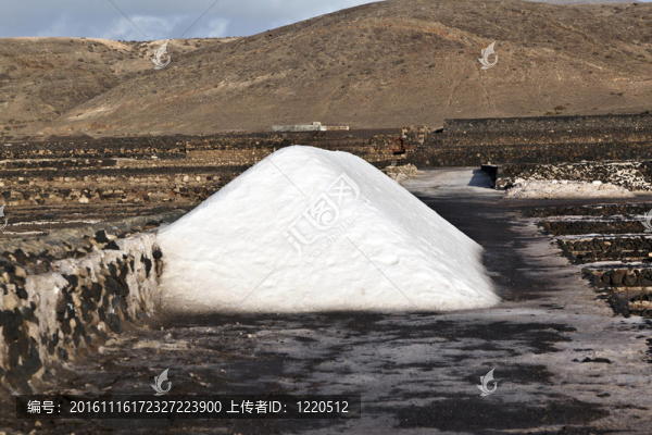 鹽鹽從janubio；蘭薩羅特島煉油廠；