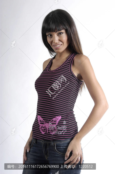 黑發(fā)美女