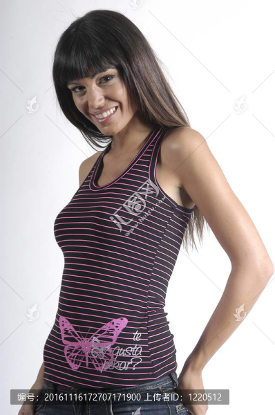 黑發(fā)美女