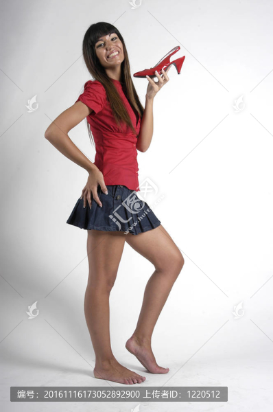 紅鞋子的女人和一個miniskir