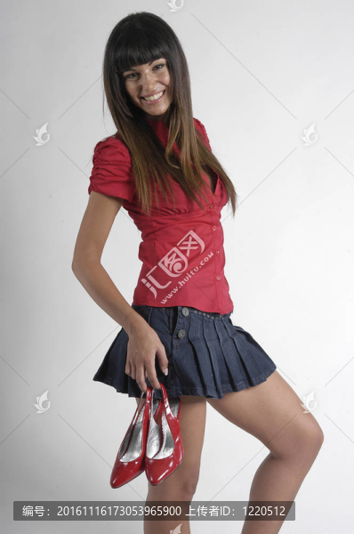 紅鞋子的女人和一個(gè)miniskir