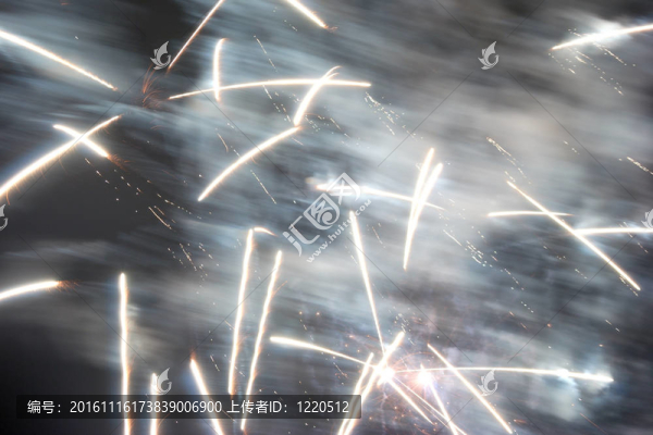 白色的火箭-匯圖網(wǎng) www.fosd68.com 白色的火箭