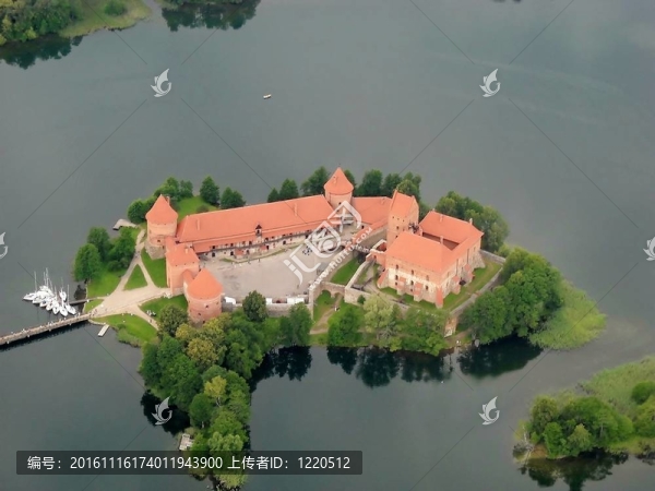 在特拉凱湖的城堡