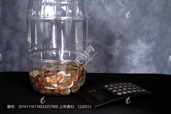 錢(qián)罐子特寫(xiě)