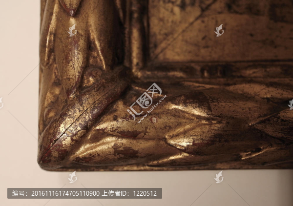 鍍金相框的角落