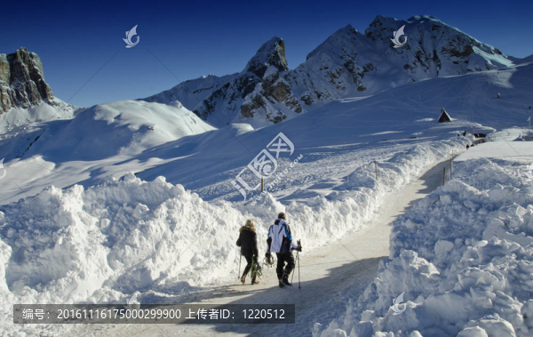 在冬天的白云巖山脈雪景