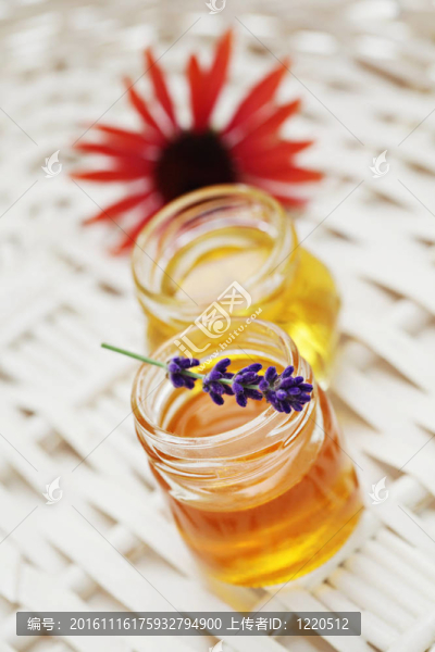 草藥的蜂蜜