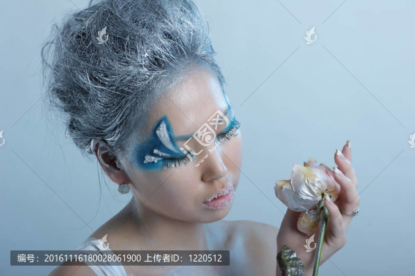 化妝女人的肖像