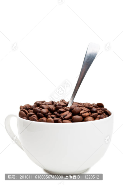裝滿咖啡豆的杯子