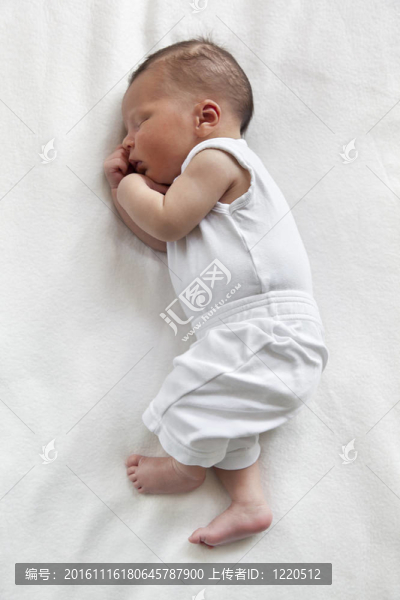 沉睡的嬰兒